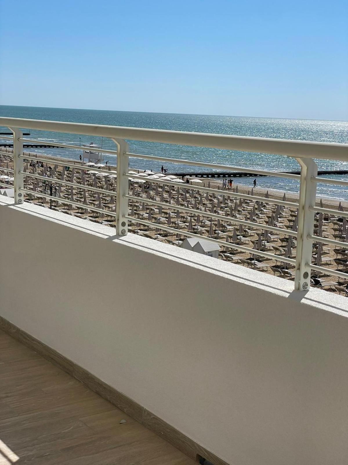 Residence Faro - Walterigato Apartments Solo Per Famiglie Lido di Jesolo Exterior foto